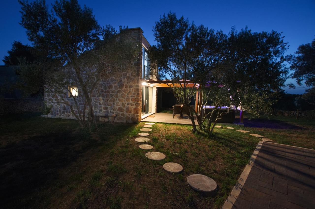 Capesanta Atraktivna Kamena Kucica Villa Lukoran Bagian luar foto